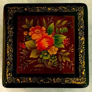 Never used in box Mstera  Russian miniature laquer trinket box . Flower motif